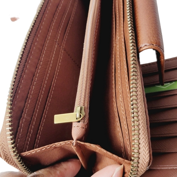 Fossil Madison Bifold Zip Brown Leather Clutch Wallet with Wrist Strap - Picture 4 of 8